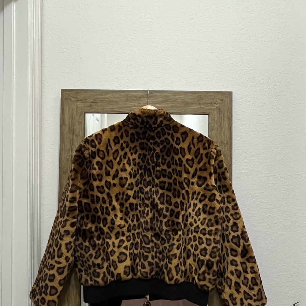 St. John Sport Leopard Faux Fur Jacket - Picture 6 of 6